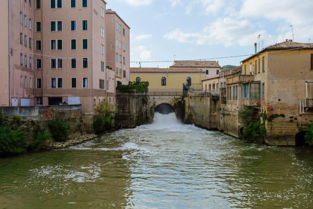 Yourbanflat Waterway Haven Lägenhet Battaglia Terme Exteriör bild